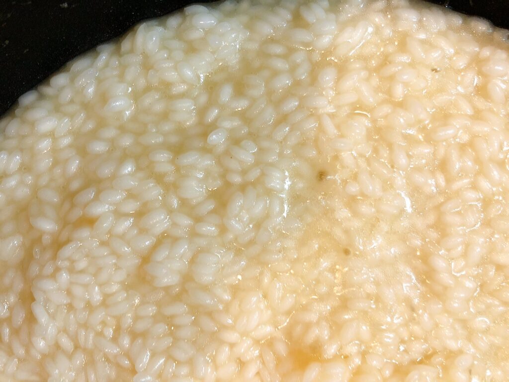 リゾット　米がスープを吸う　アップ